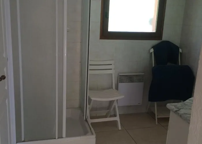 T2 Independant Dans Mas Isole سانت ماكسيم